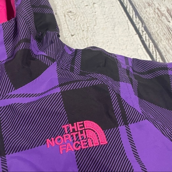 Girls The North Face Purple HyVent Shell Hooded Ski Jacket - Picture 6 of 12